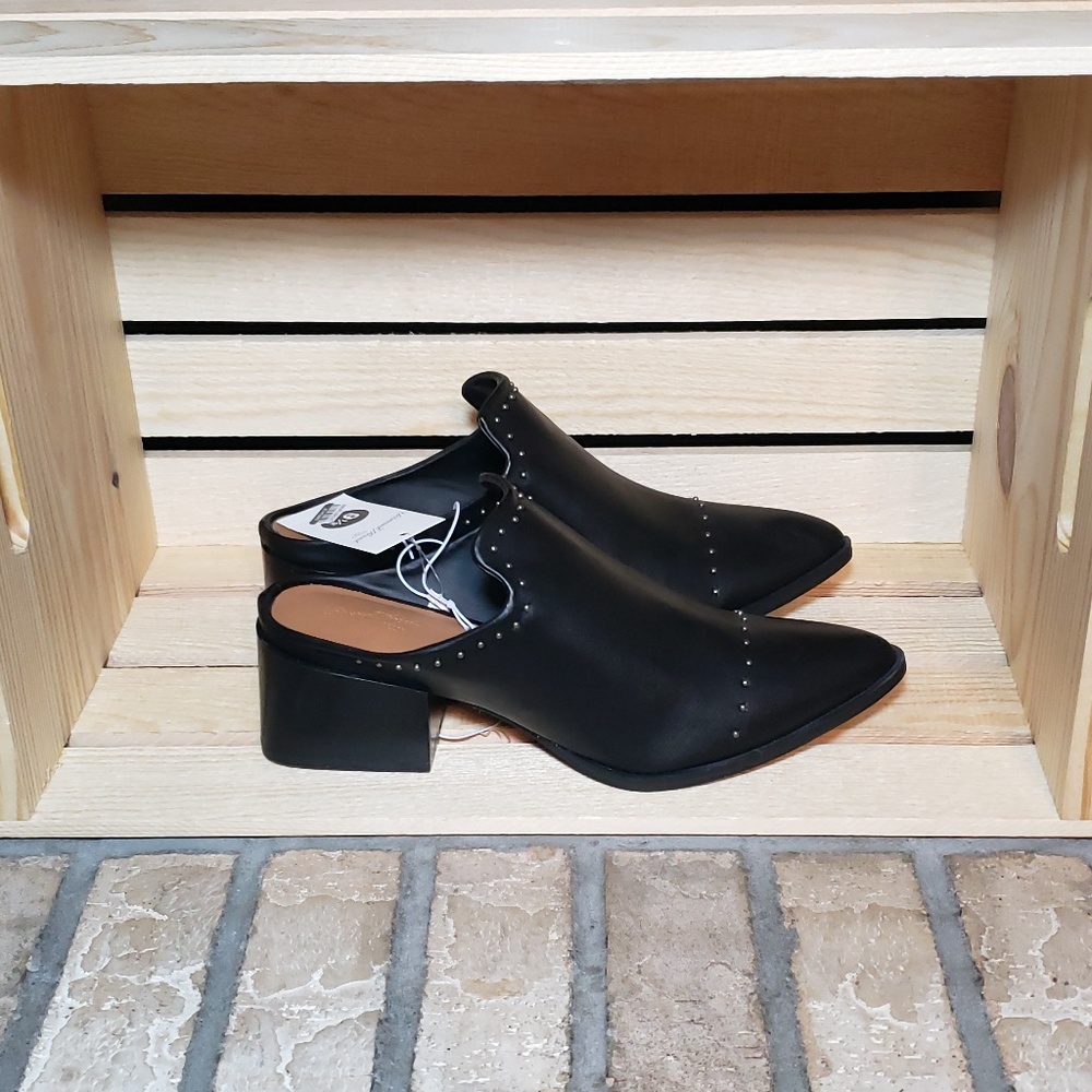 Womens- Crista Studded Mules Black